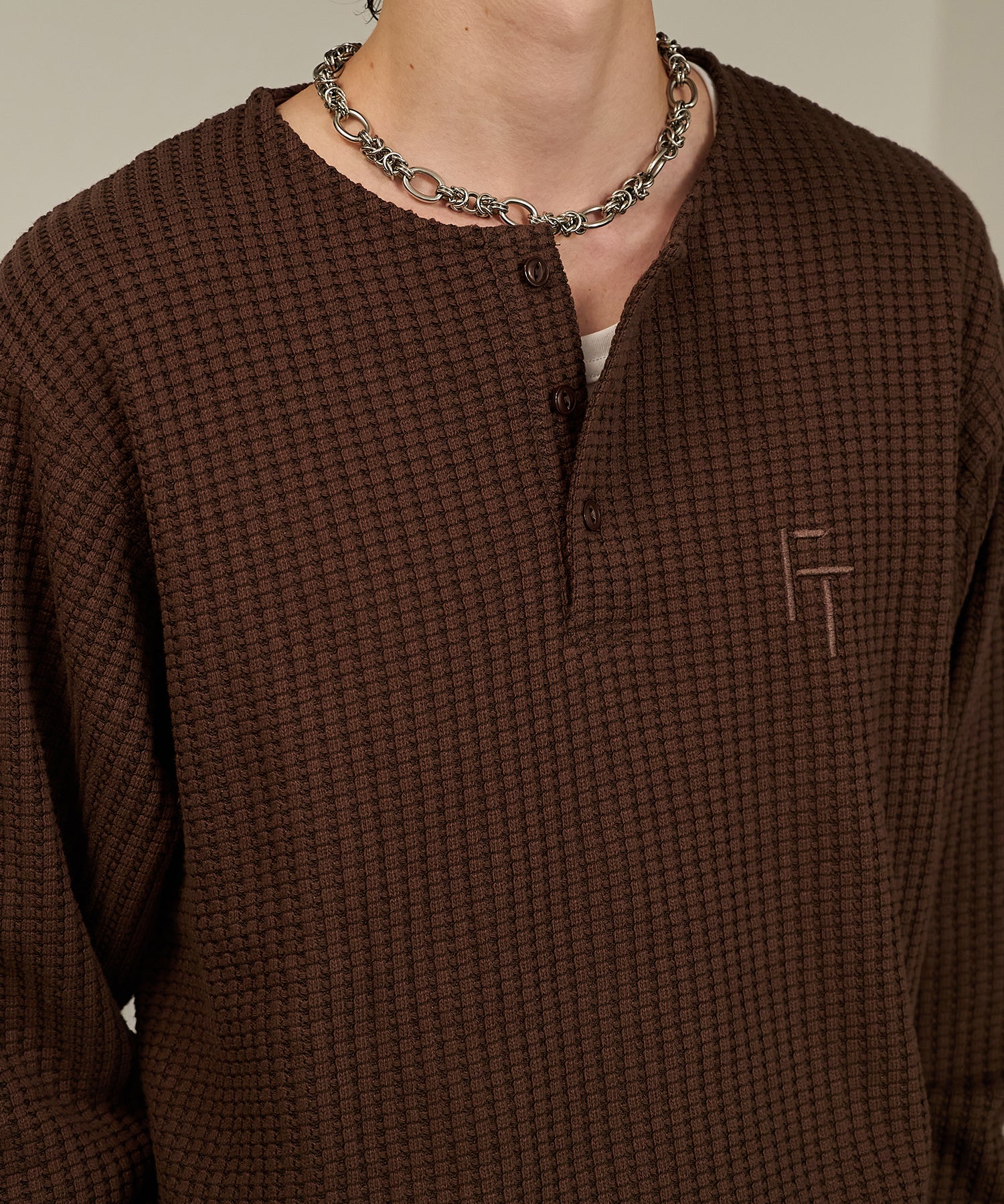Thermal Texture Henley Top（Brown）