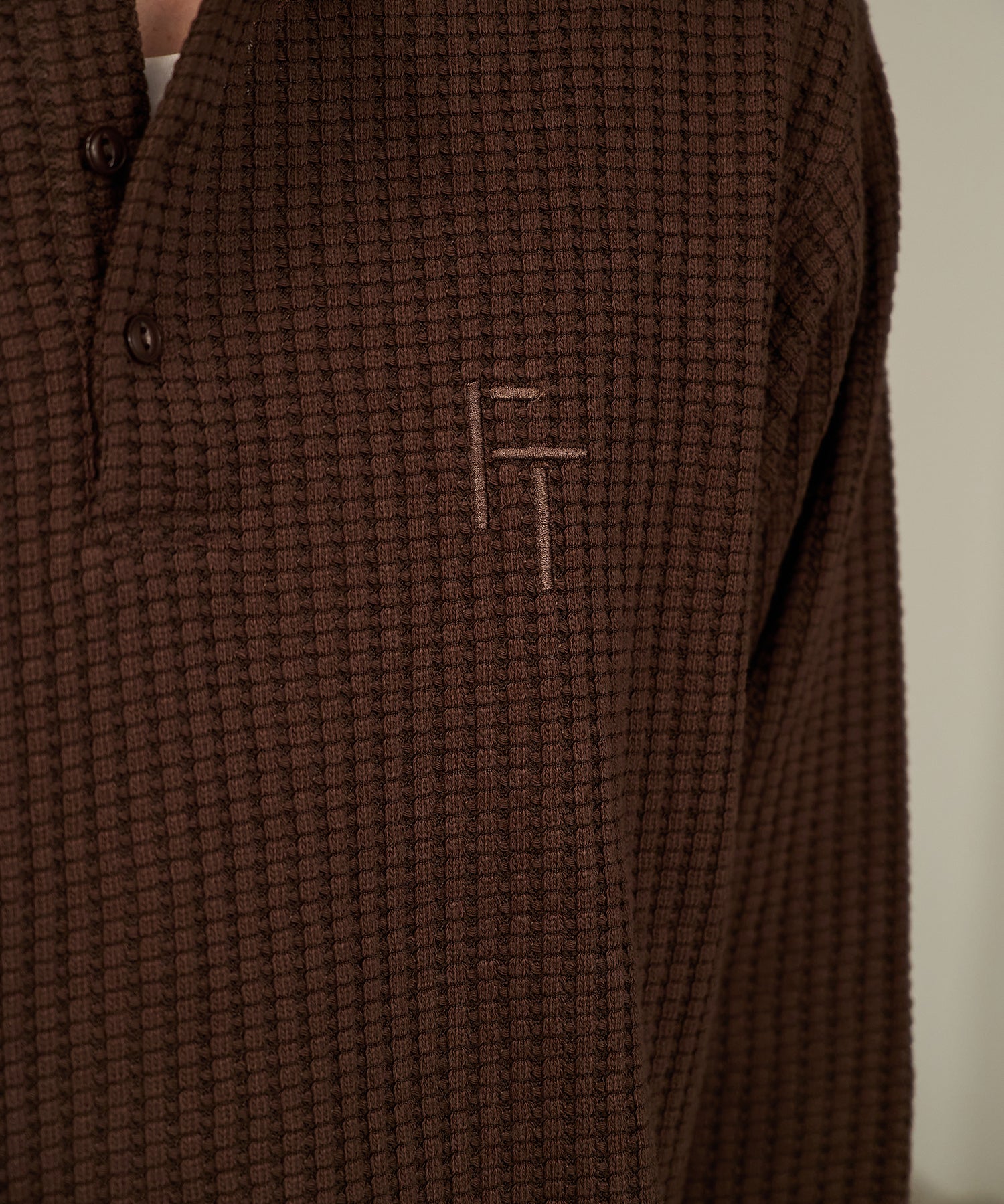 Thermal Texture Henley Top（Brown）