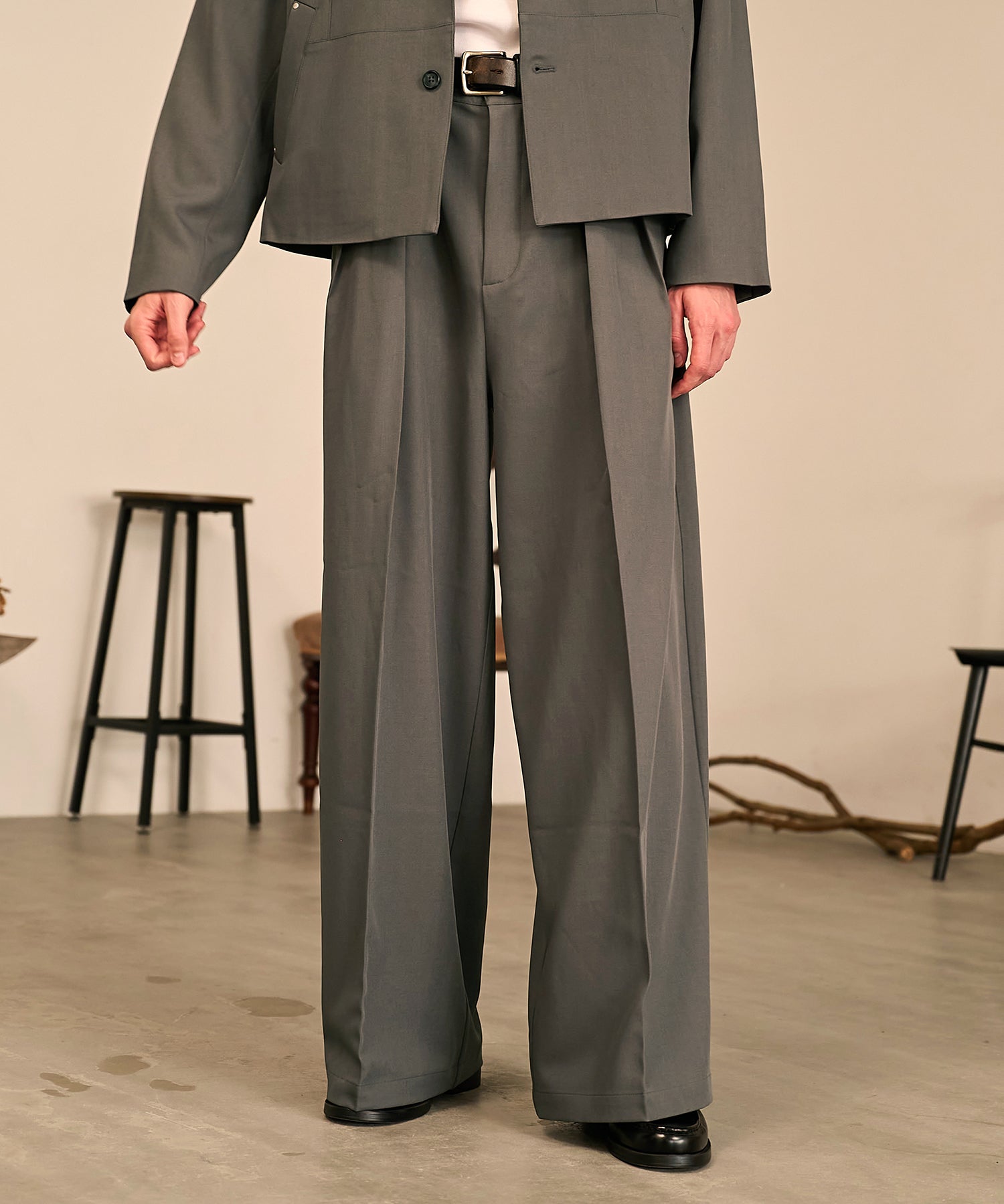 Riveted Baggy Slacks （Gray）