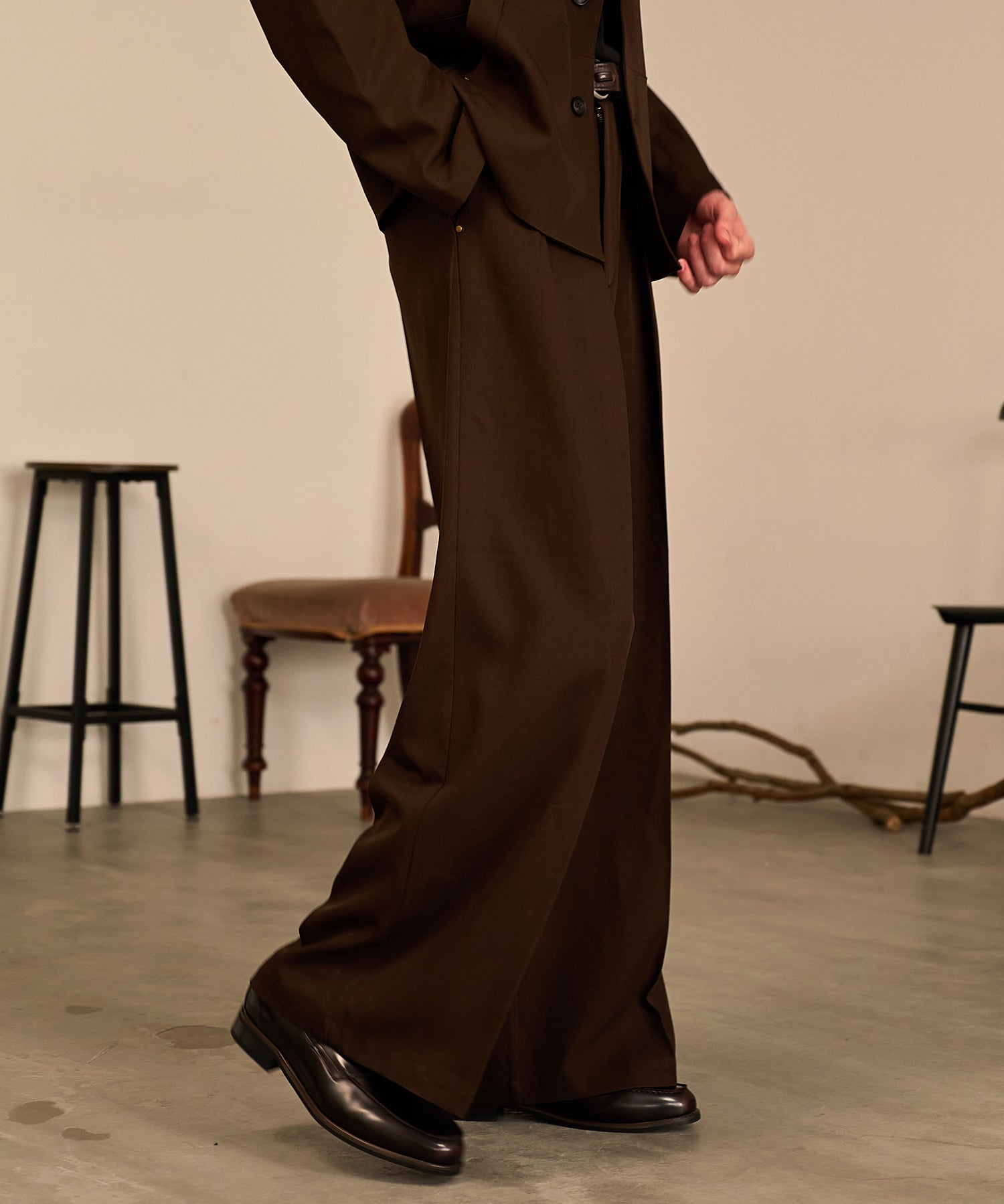 Riveted Baggy Slacks （Brown）