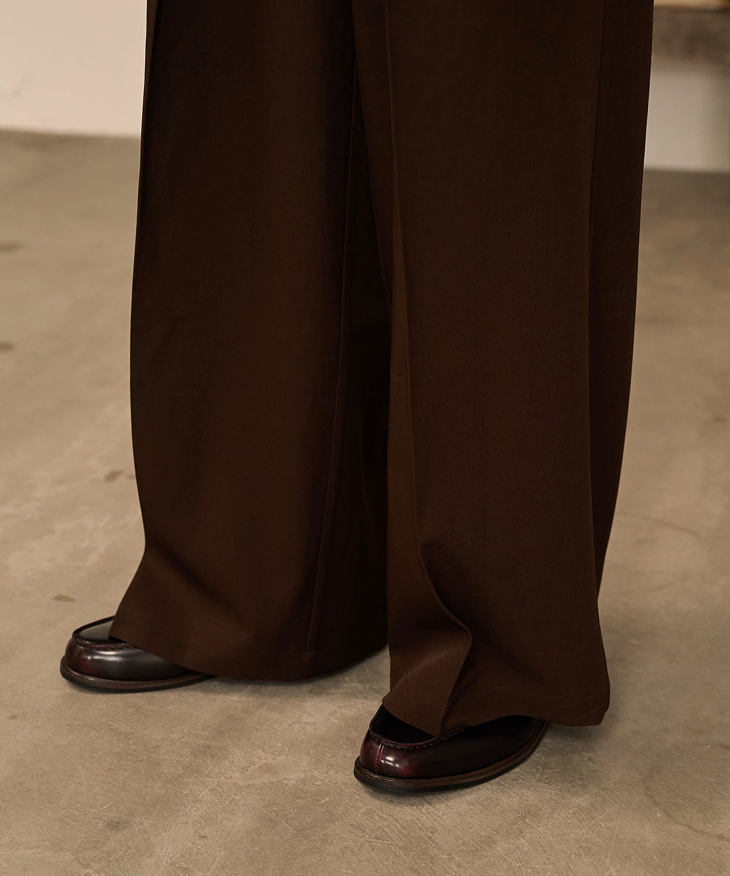 Riveted Baggy Slacks （Brown）