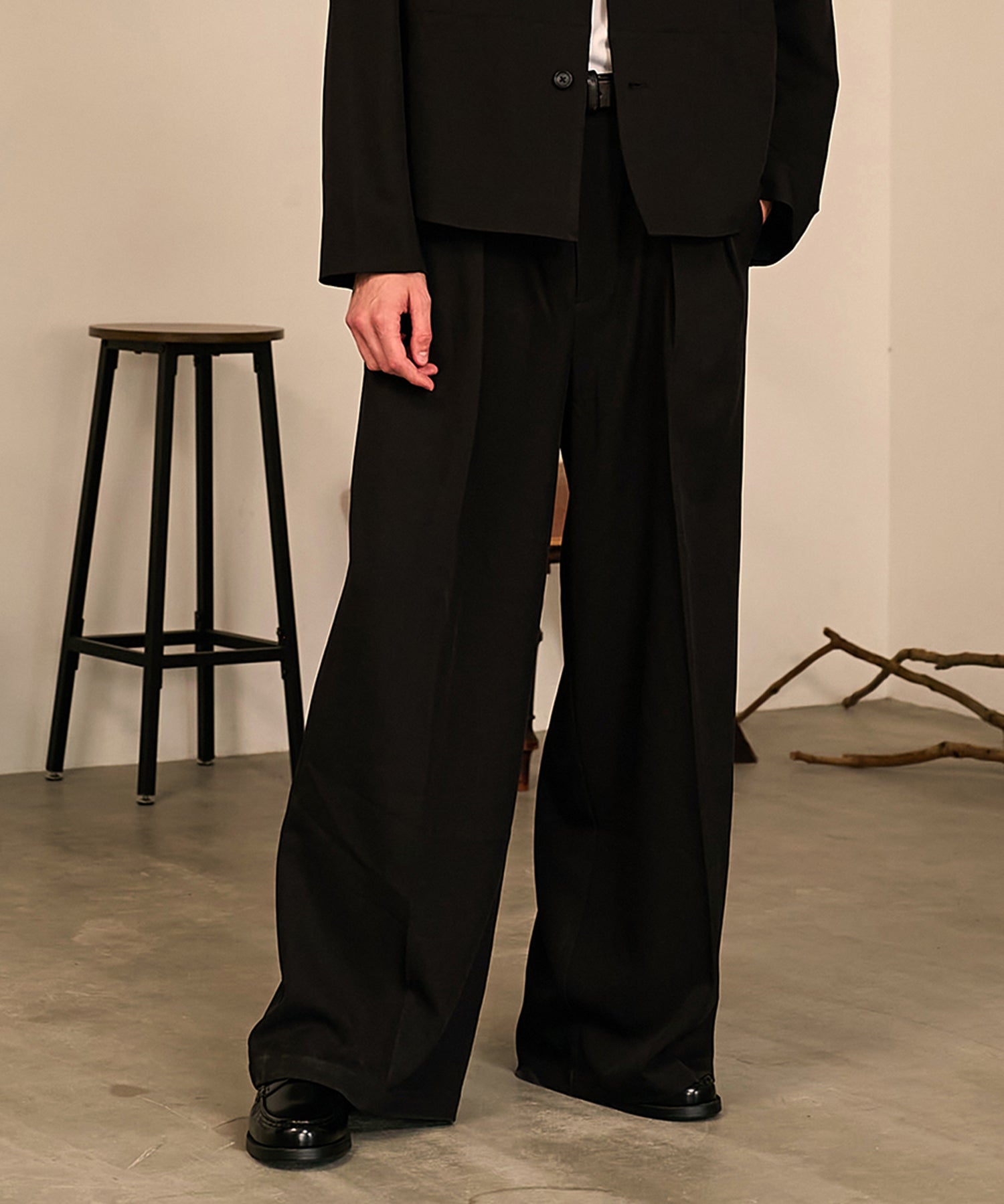 Riveted Baggy Slacks （Black）