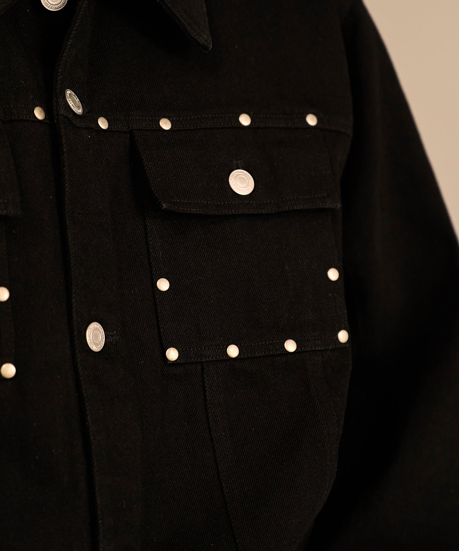 Studded Washed Denim Jacket （Black)