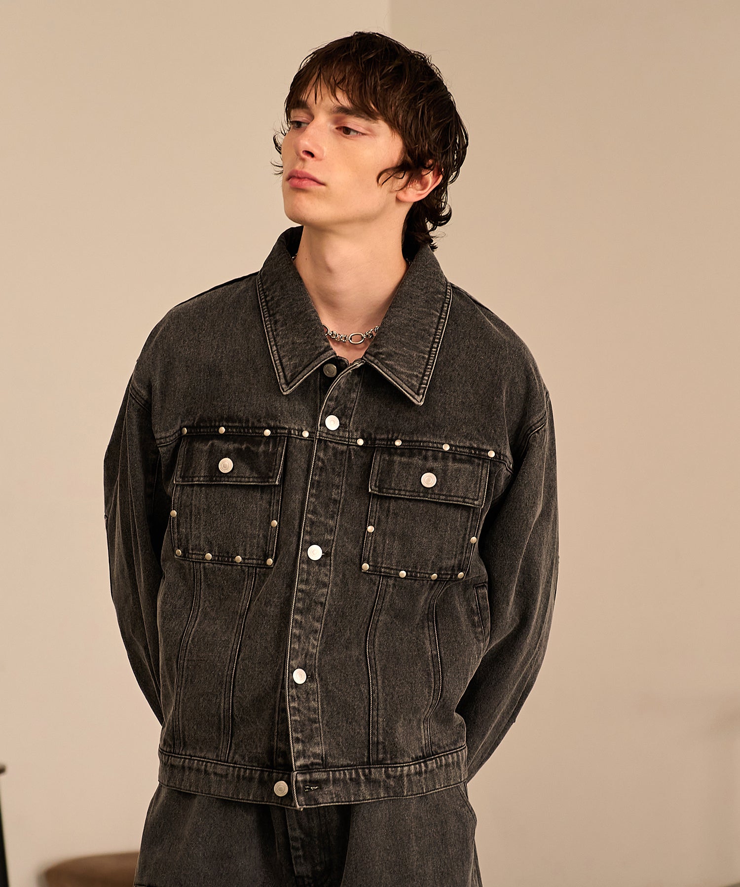 Studded Washed Denim Jacket （Gray)